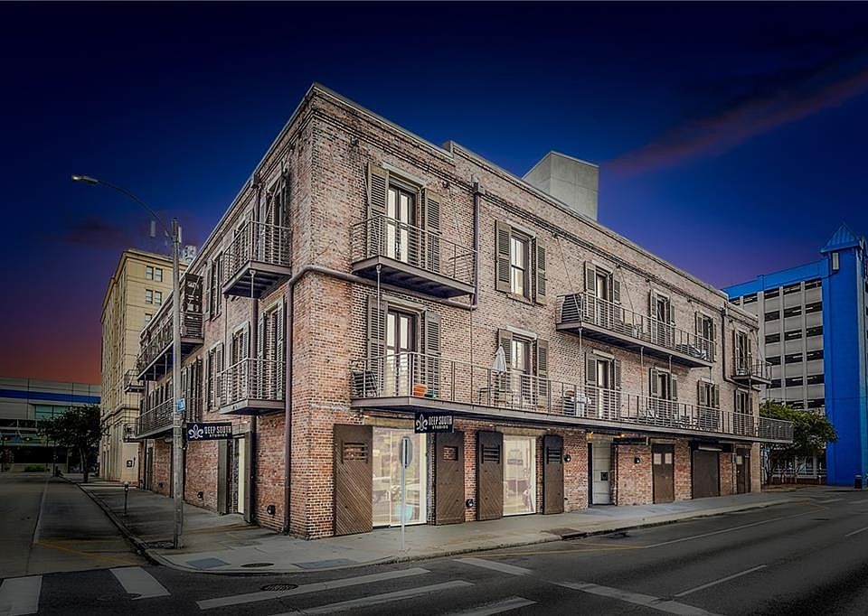 1st image of 900 S Peters St #3