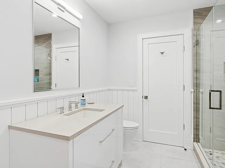 168 W Neck Rd — Photo 38