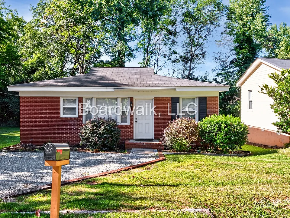 28 Orlando Ave