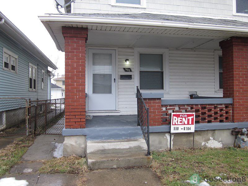 2nd image of 834 Webster St