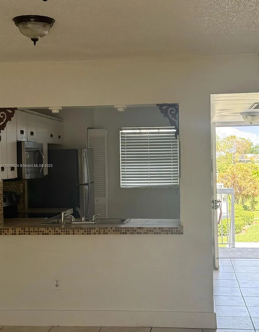Monterey Village-Two Cond — Photo 4