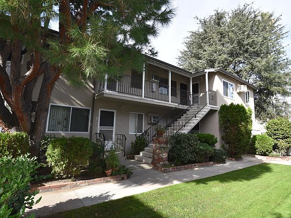 3rd image of 10840 Bloomfield St APT 6