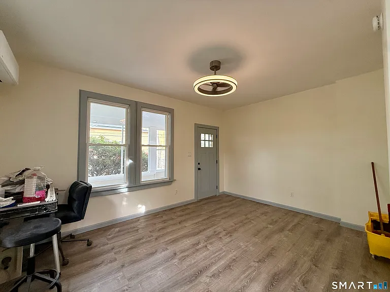 22 Hawthorne Ave — Photo 6