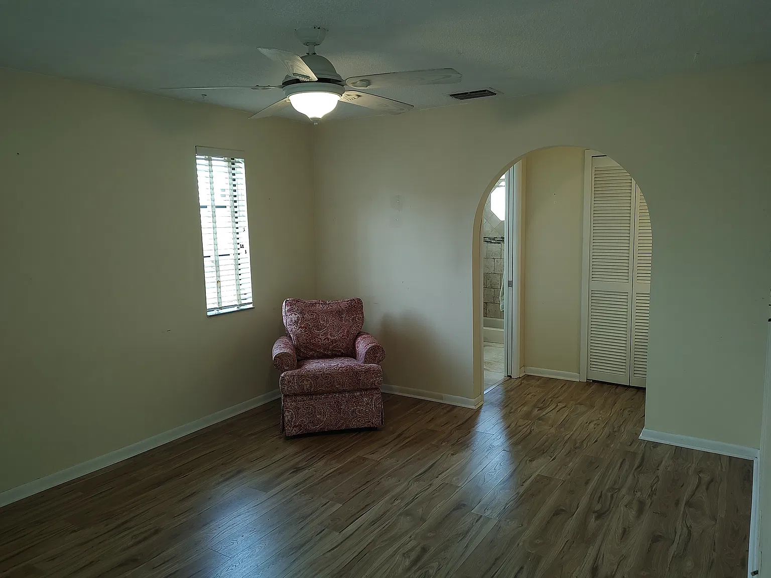 1 bed, 1800 sqft, $800 — Photo 2
