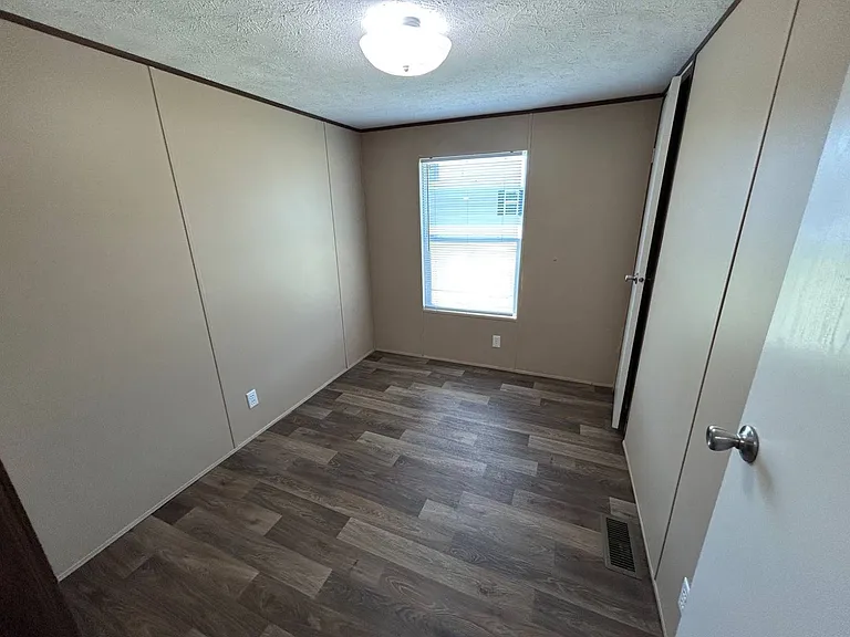 1501 Bunnys Dr — Photo 9