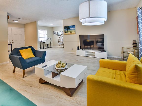 4th image of 1210 SW 26th Avenue