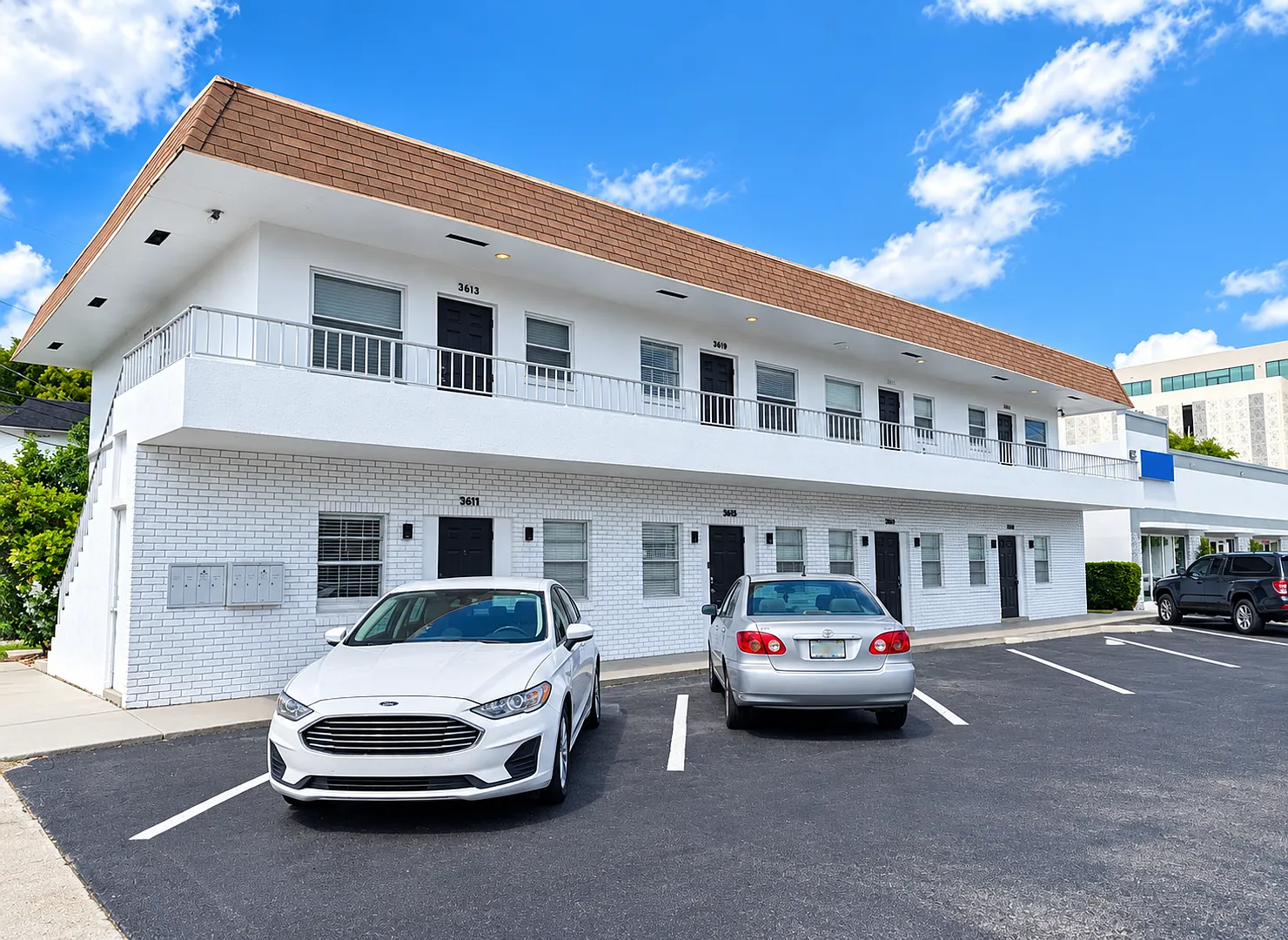 3611 N Dixie Hwy — Photo 1