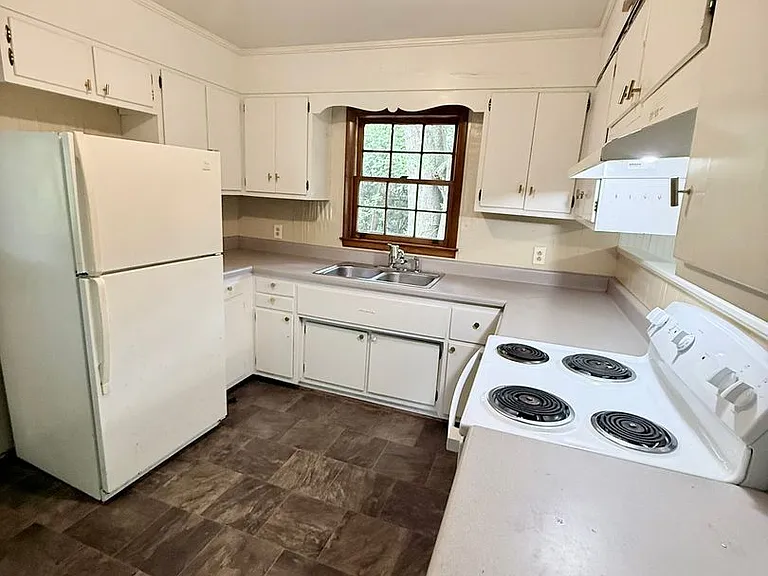 245 Milledge Hts — Photo 4