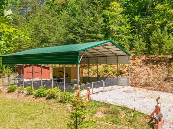 58 Camp Ultima Blvd, Franklin, NC 28734