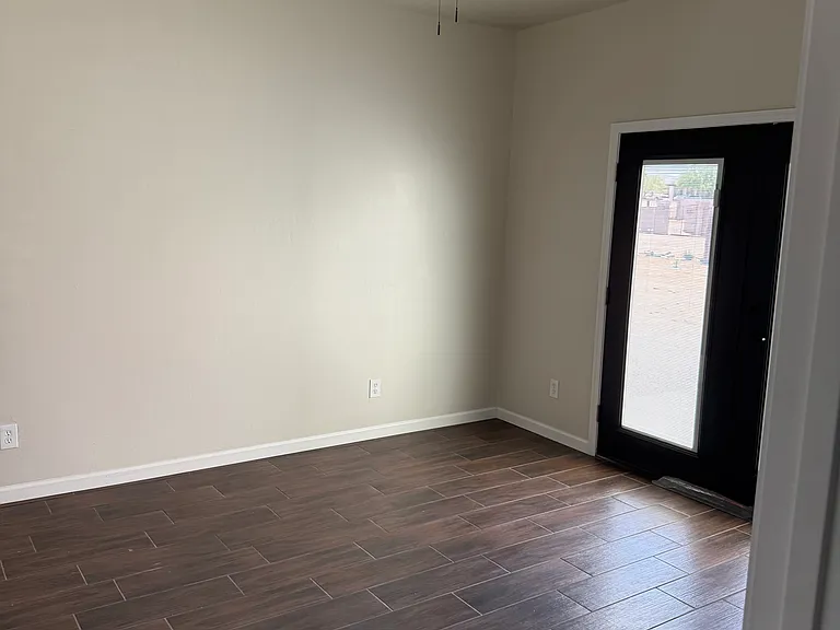 1831 E Breeze Ln — Photo 14