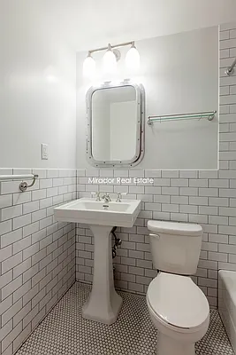 Rented by Mirador Real Estate | media 20