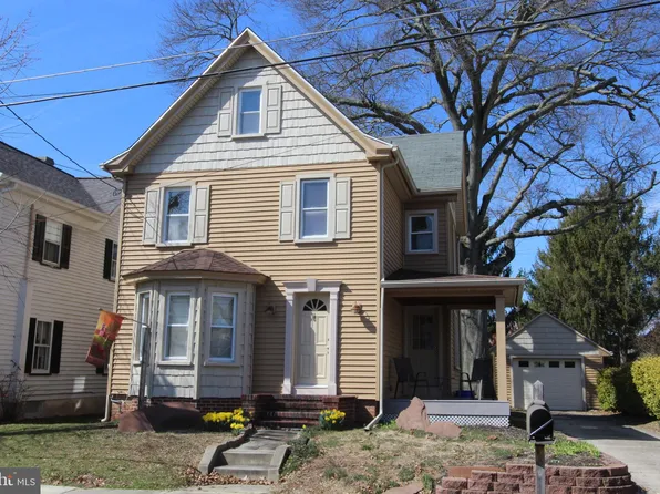 29 3rd St, Elmer, NJ 08318