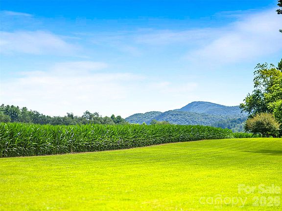 4th image of 96 Merle Farm Ln