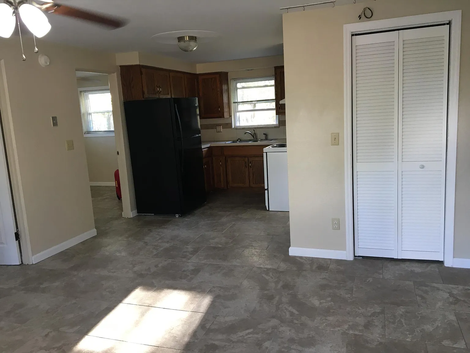 2 bed, 875 sqft, $795 — Photo 3