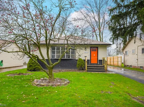 22818 Felch St, Warrensville Heights, OH 44128