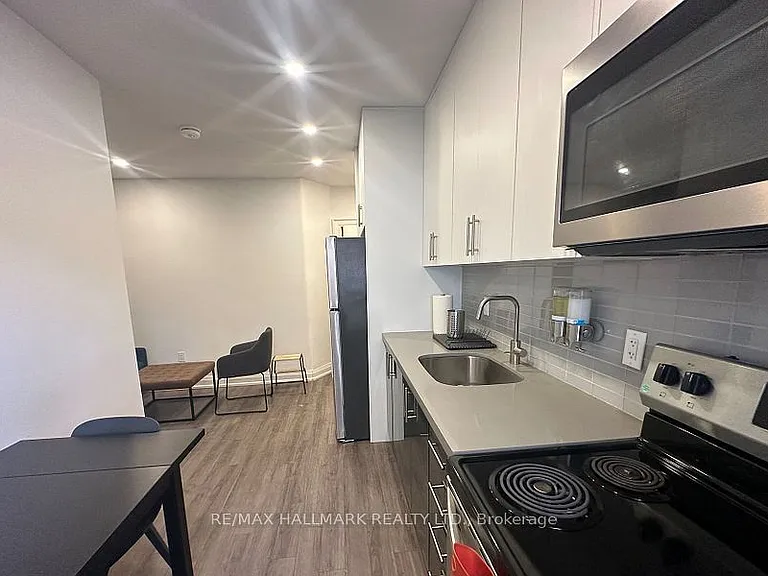 595 Saint Clair Ave W #4 — Photo 4