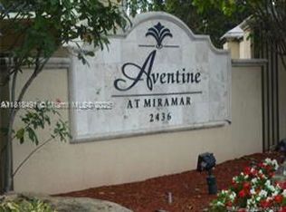 2474 Centergate Dr, Miramar, FL 33025
