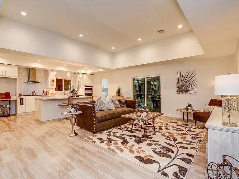5730 Birdwood Rd — Photo 4