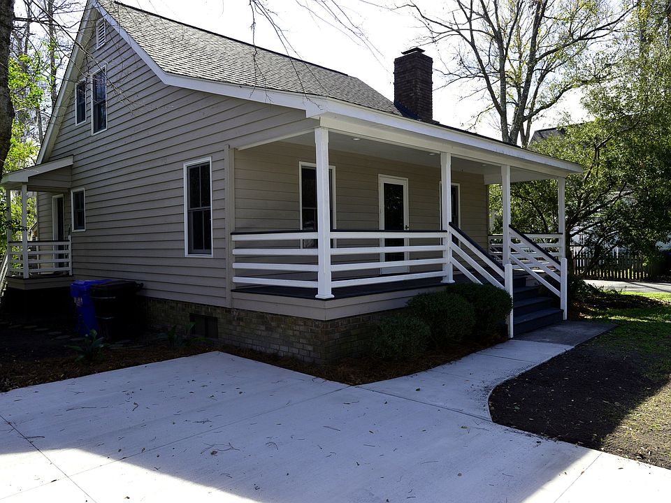 1440 North Point Lane