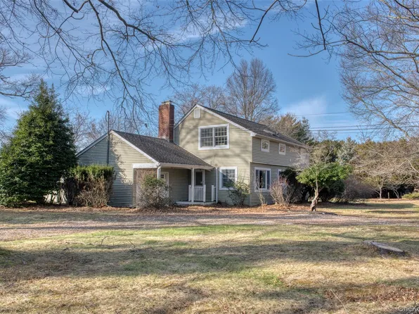 65 Greenway W, Orient, NY 11957