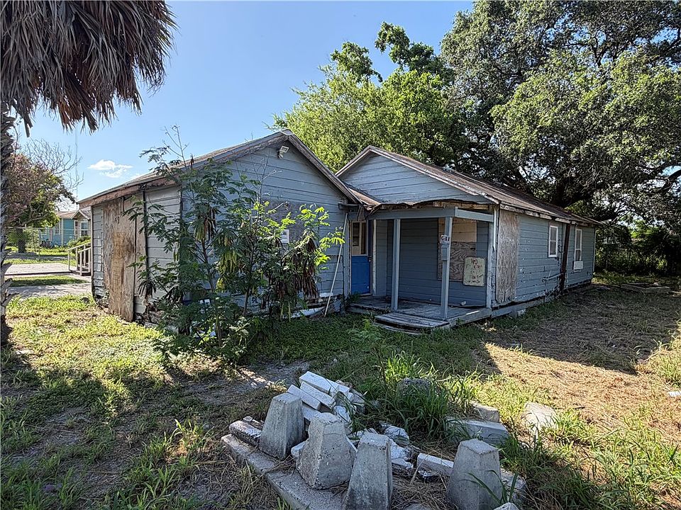 1st image of 641 W Ave E