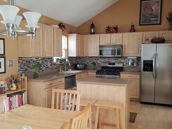 5th image of 17 Blair Dr