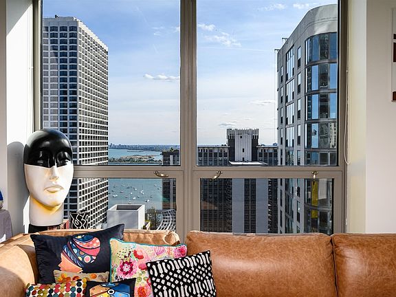 4th image of 420 E Waterside Dr Unit 3404