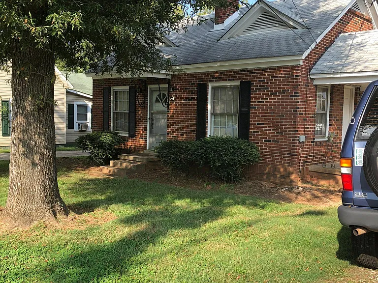 2938 N Lookout St — Photo 2