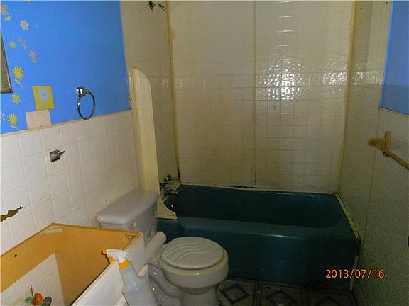 5th image of 209 Ewing Dr