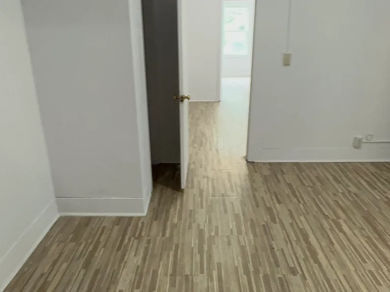 14 Lester St #2L — Photo 20