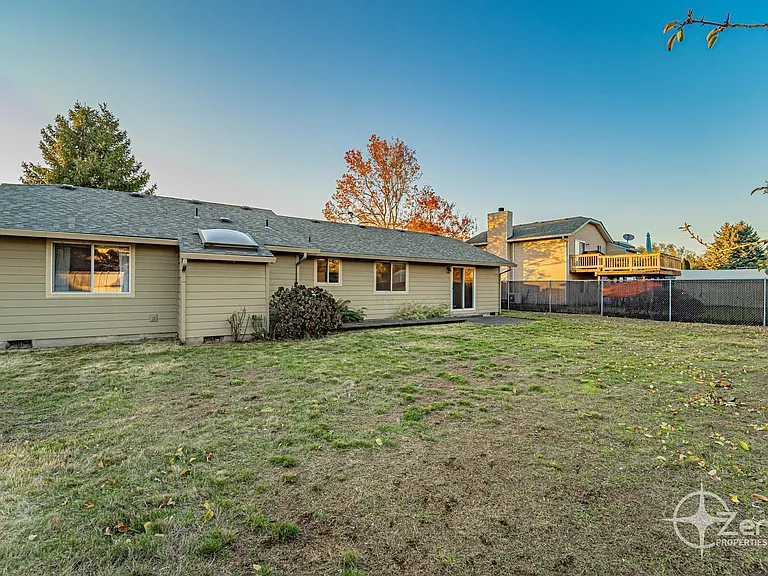 1401 SE Park Crest Ave — Photo 26