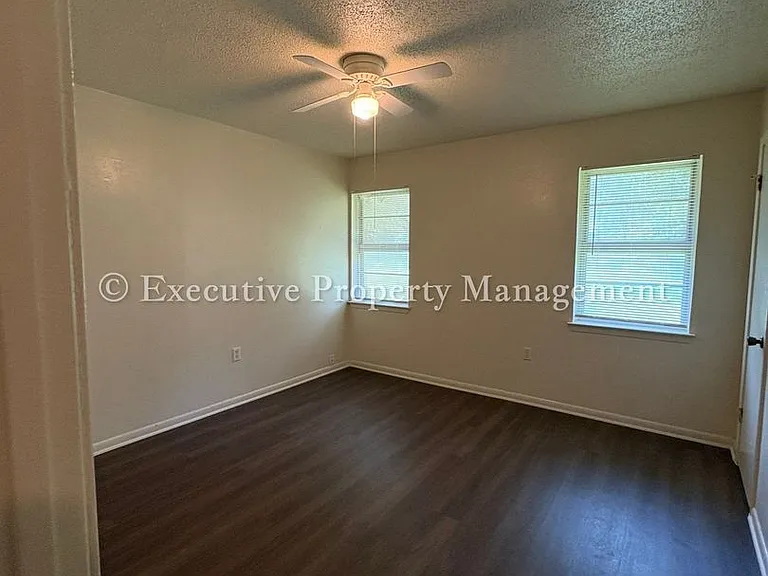 616 Cedar Dr — Photo 17