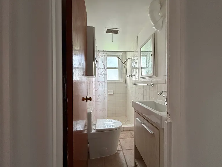 390 E Jefferson Dr — Photo 4
