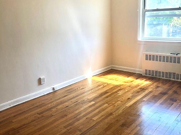4th image of 8072 164th St