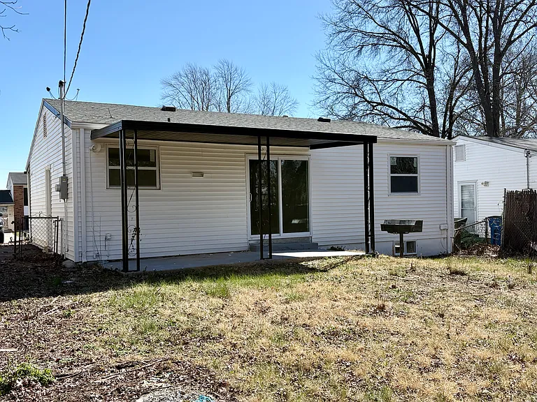 10525 Castle Dr — Photo 4