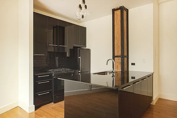 Rented by Bold New York | media 61
