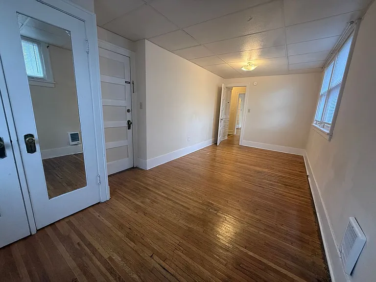 1819 W Pacific Ave — Photo 10