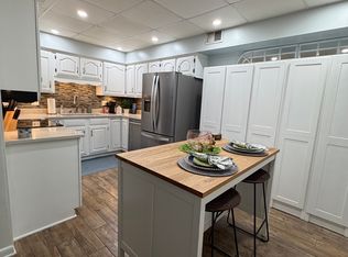 920 Camellia Dr APT 5, Munster, IN