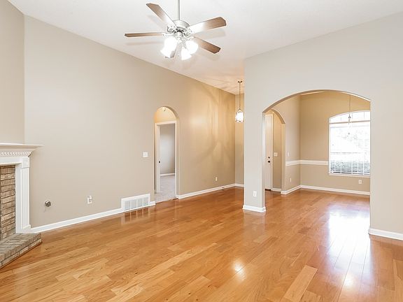 3rd image of 10242 Needle Pine Dr