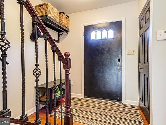 2nd image of 1761 Sharwood Pl