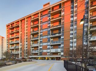 3 Horizon Rd #803, Fort Lee, NJ 07024