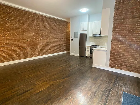 Rented by Tourma Realty LLC | media 21