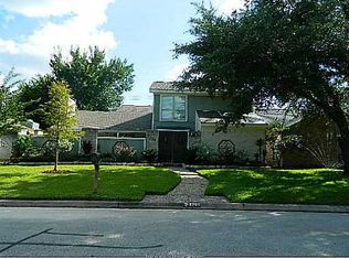 2708 E Camelot Dr, Bryan, TX 77802
