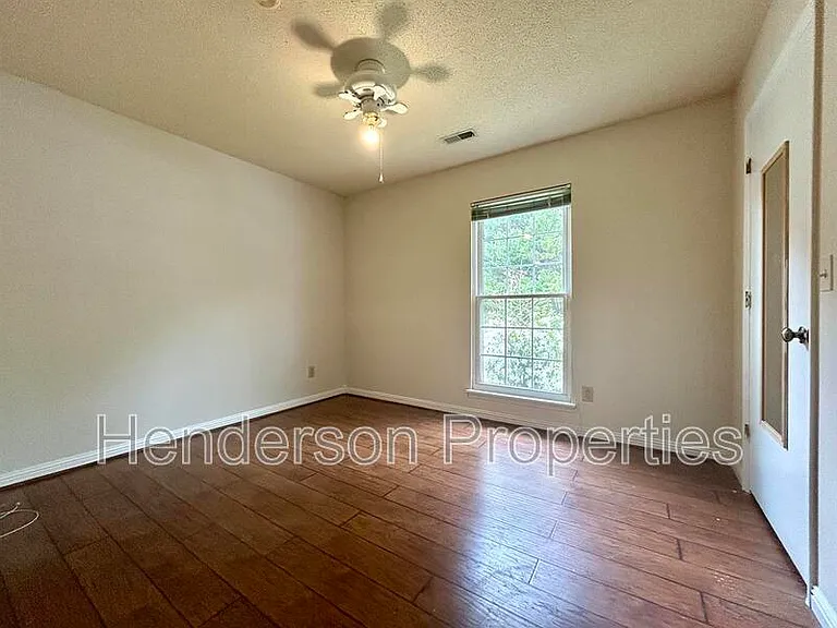 6718 Park Hickory Dr — Photo 11