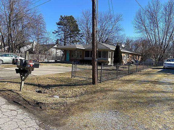 3rd image of 10853 McPherson St #1