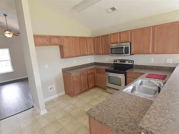 4th image of 113 Harvest Grove Ln