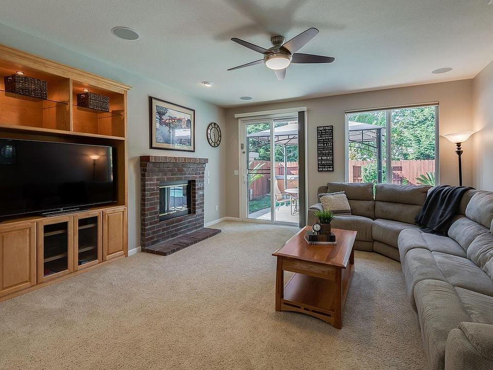 1st image of 604 Tomies Oakwood Pl