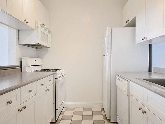 2nd image of 88 Greenwich St APT 312