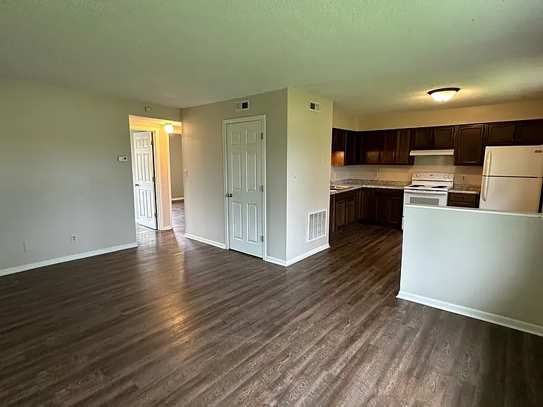 4178 4192 Street Rd #10 — Photo 2
