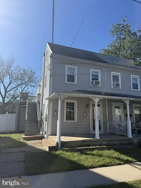 1 bed, 1.0 bath, 850 sqft, $1,450 — Photo 1